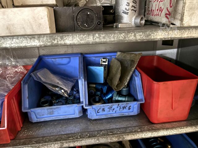 Werkstattschrank mit Inhalt KAISER + KRAFT Workshop Cabinet with Contents