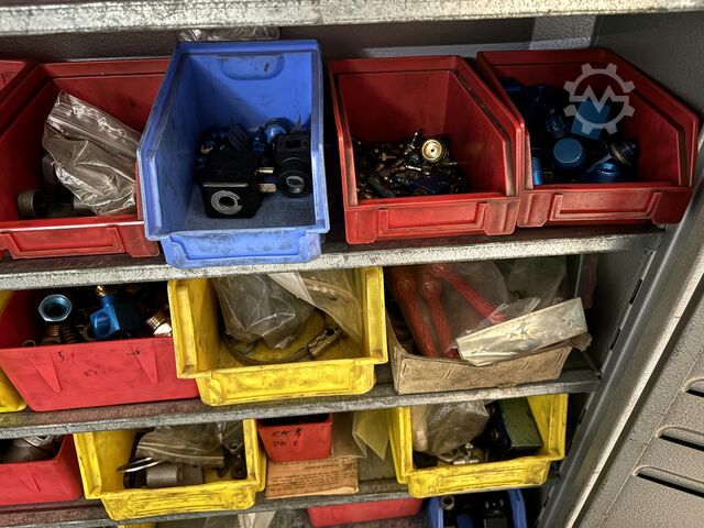 Werkstattschrank mit Inhalt KAISER + KRAFT Workshop Cabinet with Contents