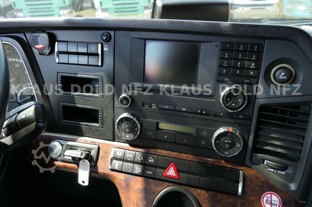 Box truck MERCEDES-BENZ Actros 1842 Koffer Vollluft LBW Kamera