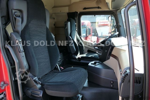 Box truck MERCEDES-BENZ Actros 1842 Koffer Vollluft LBW Kamera