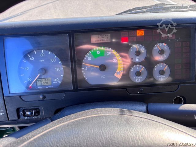 Box van MERCEDES-BENZ Vario 818 D Koffer mit LBW Klima E5 Motorbremse