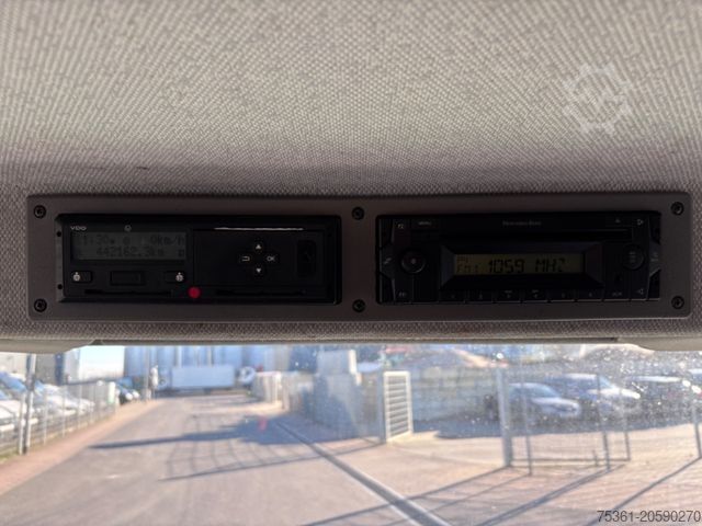 Box van MERCEDES-BENZ Vario 818 D Koffer mit LBW Klima E5 Motorbremse