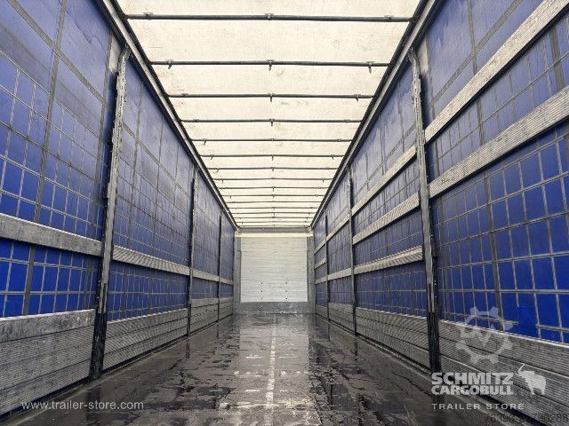 Open semitrailer with tarp Schmitz Cargobull Semitrailer Curtainsider Standard