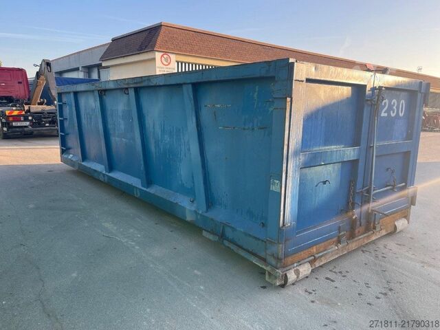 Roll-off container  CONTAINER SCARRABILE USATO A CIELO APERTO