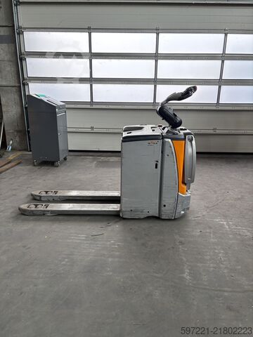 Electric Pallet Trucks Still EXH-SF20