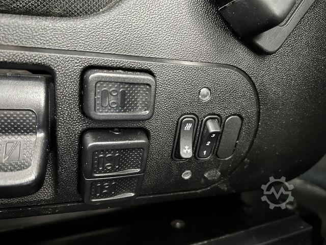 Standard tractor unit IVECO Stralis AS440S46T LNG ACC Intarder BSIS+Kamera