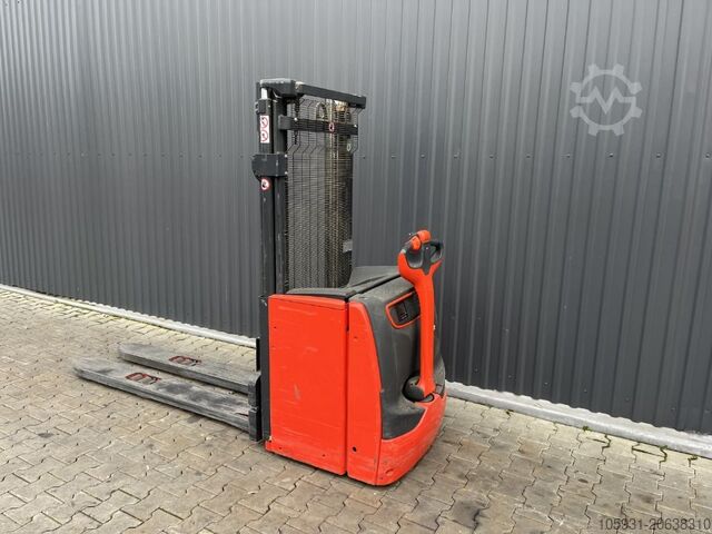 Pedestrian Stacker Linde L20