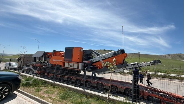 Crushing plant Polygonmach PTV800  track mounted vertical shaft impactor
