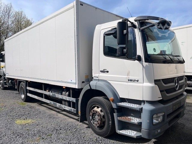 Refrigerated truck MERCEDES-BENZ Axor 1824 Koffer 7,90 m LBW Klima 4 x vorhanden
