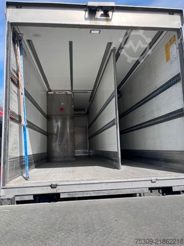 Refrigerated truck MERCEDES-BENZ Axor 1824 Koffer 7,90 m LBW Klima 4 x vorhanden