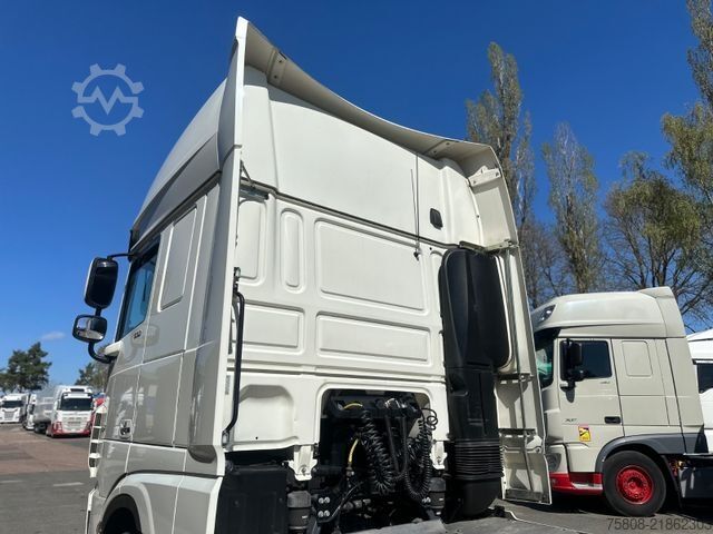 Standard tractor unit DAF XF530 FT 2 Tanks 1180L Euro6e Retarder Xenon
