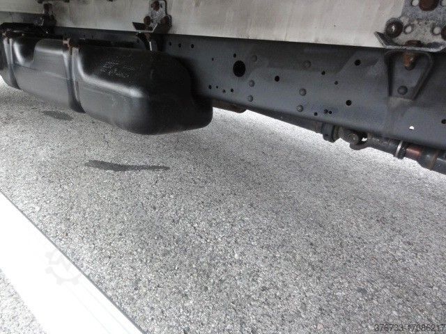 Transporter mit Koffer IVECO Daily 70C18 E6 manuell LBW