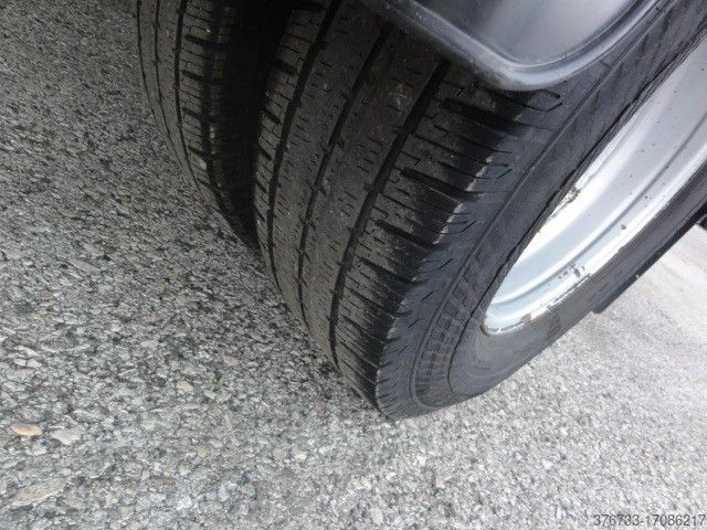 Transporter mit Koffer IVECO Daily 70C18 E6 manuell LBW