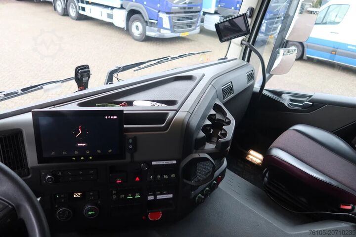 Koffer Volvo FM 340 Geïsoleerd Dak DHollandia 3000 kg