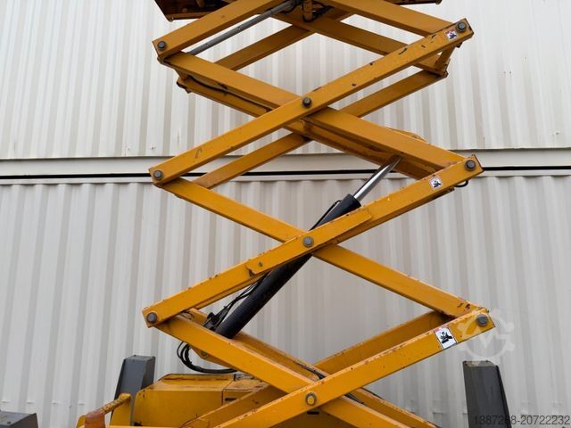 Arbeitsbühne HAULOTTE Compact 10DX 4x4 Diesel / 10 Meter