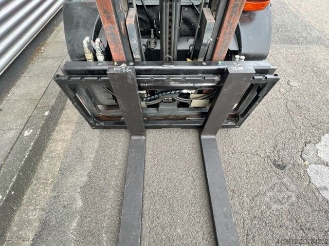 Treibgasstapler Linde H30T-02