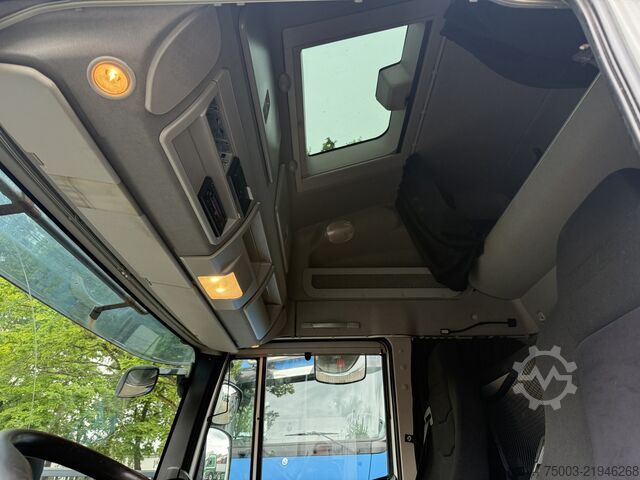 Curtain sider van Iveco Eurocargo 80-220