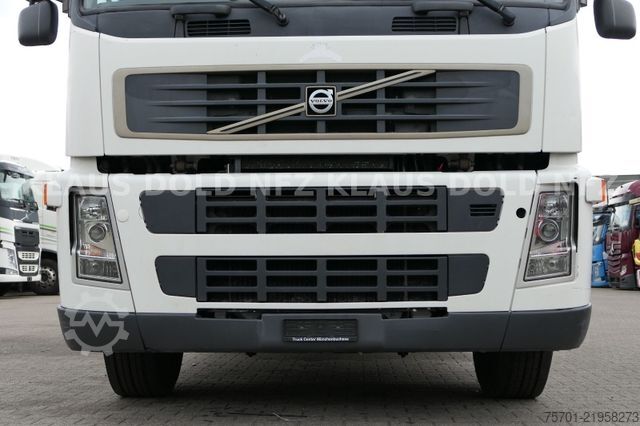 Flatbed truck with tarp VOLVO FM9-260 Koffer Blatt/Luft alte Tacho LBW