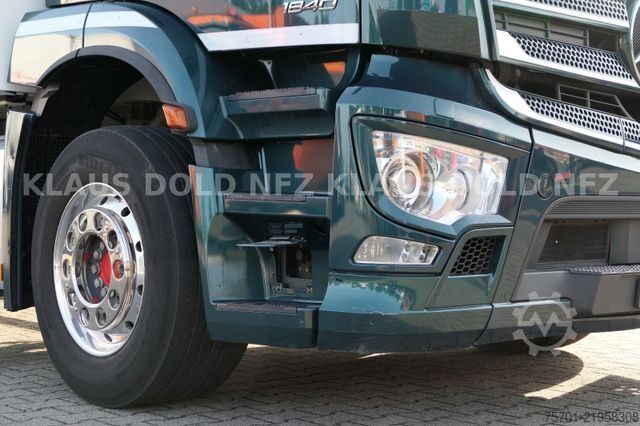 Box truck MERCEDES-BENZ Antos 1840 Koffer Retarder Kamera LBW Euro 6