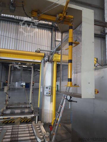 Pallet transfer carriage  