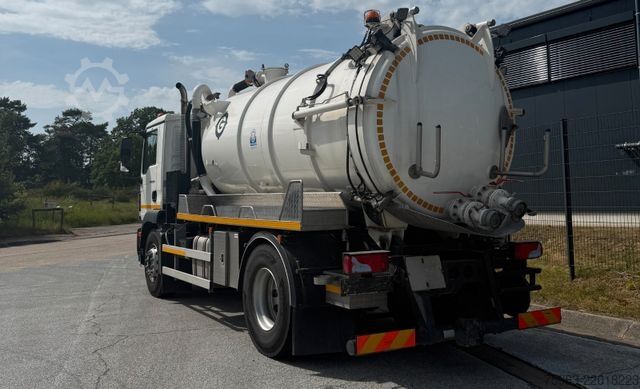 Vacuum tank truck MAN TGM 18.290 4x2 BL Gamon Sauger