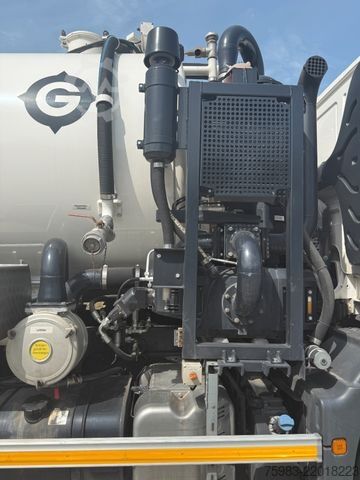 Vacuum tank truck MAN TGM 18.290 4x2 BL Gamon Sauger