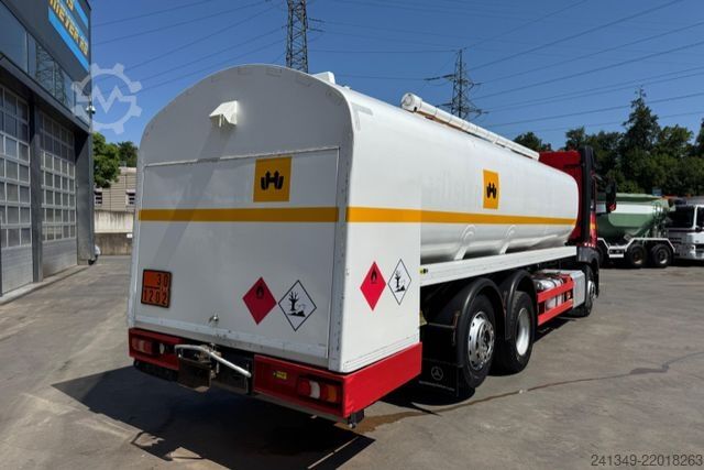 LKW mit Tankaufbau MERCEDES-BENZ Actros 2551 6x2 Tank 21'600L