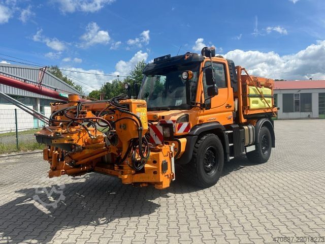Special purpose truck UNIMOG U 423 / Mähausstattung Dücker / Salzstreuer