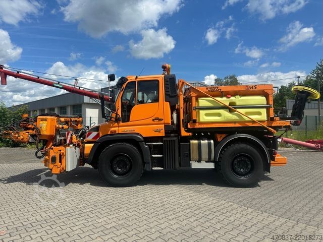 Special purpose truck UNIMOG U 423 / Mähausstattung Dücker / Salzstreuer