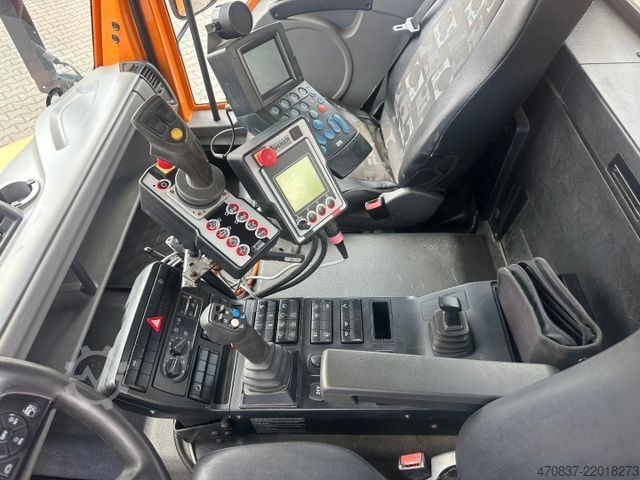 Special purpose truck UNIMOG U 423 / Mähausstattung Dücker / Salzstreuer