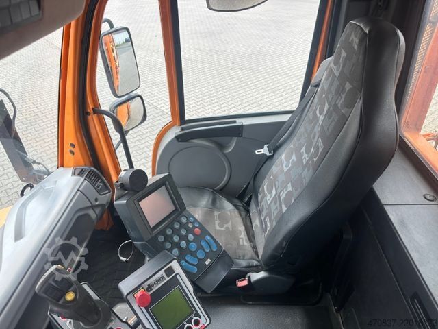 Special purpose truck UNIMOG U 423 / Mähausstattung Dücker / Salzstreuer
