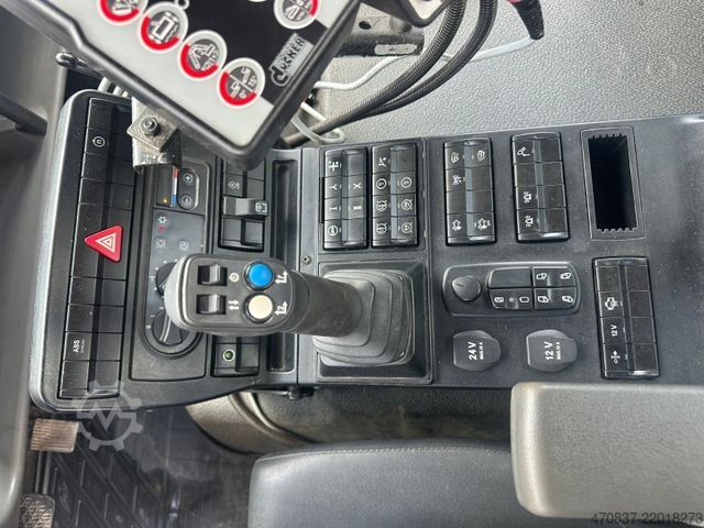 Special purpose truck UNIMOG U 423 / Mähausstattung Dücker / Salzstreuer