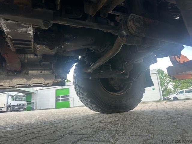 Special purpose truck UNIMOG U 423 / Mähausstattung Dücker / Salzstreuer