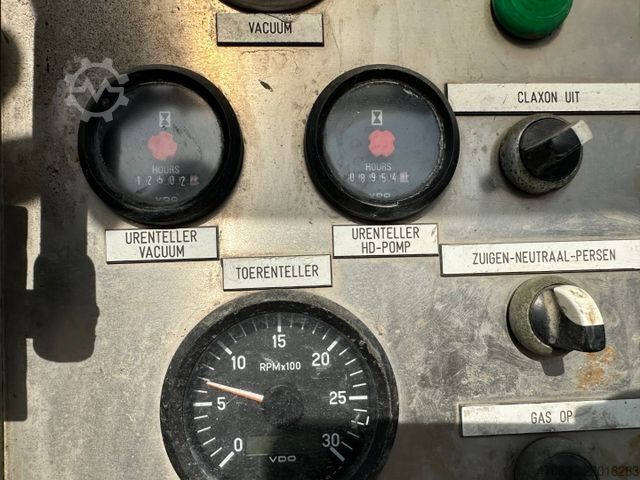 Vacuum tank truck MERCEDES-BENZ Actros 4141 8x4 BB / KoKs Saug und Druckwagen