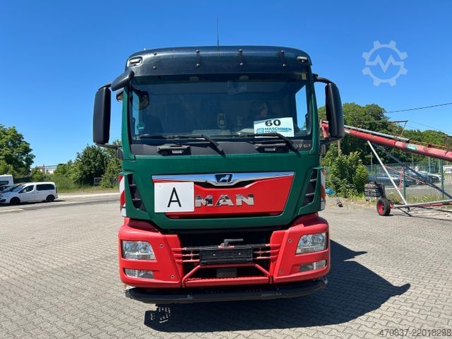 Garbage truck MAN TGS 26.320 / 6x2 / Faun Variopress 527