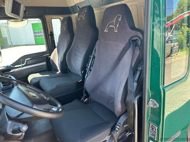 Garbage truck MAN TGS 26.320 / 6x2 / Faun Variopress 527
