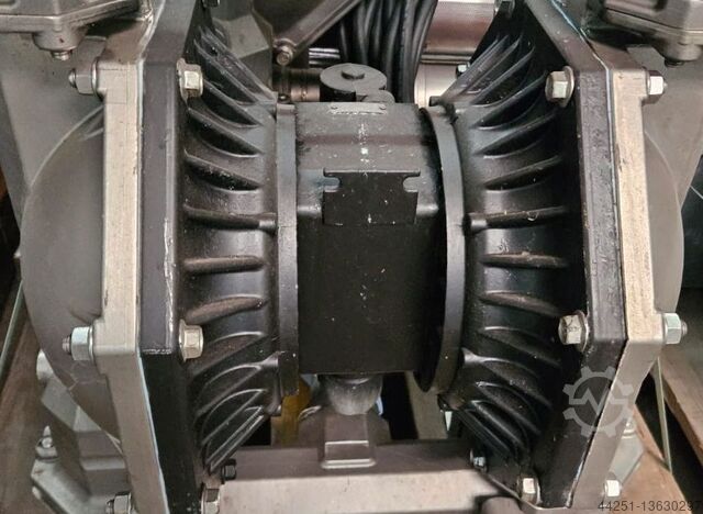 Double diaphragm pump ARO PD30A-BSS-STT-C