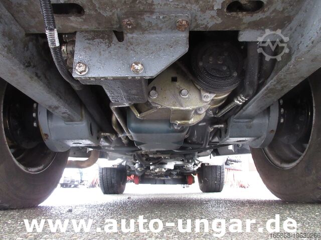 Tractor Kärcher MC130 Advanced Kehrmaschine Geräteträger