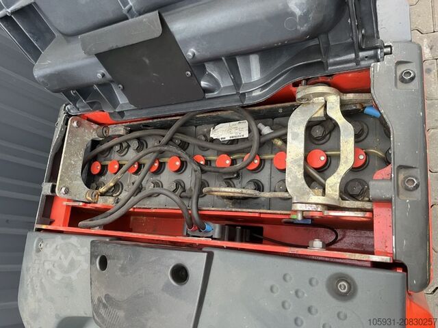 Tow Tractor Linde P30C