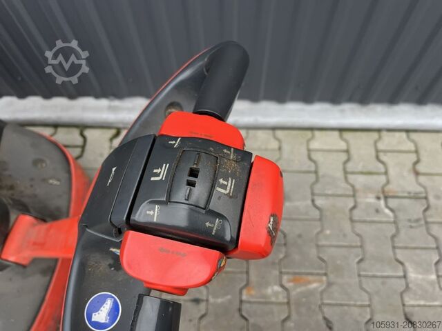 Deichselstapler Linde D08