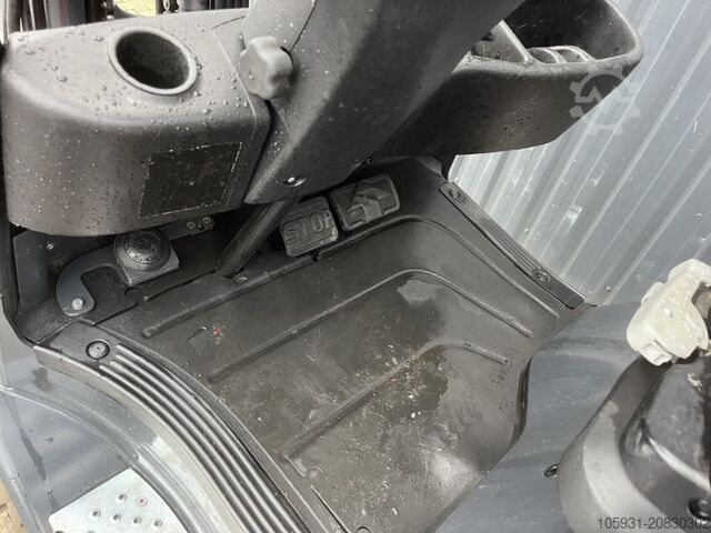 Treibgasstapler Linde H18T-01