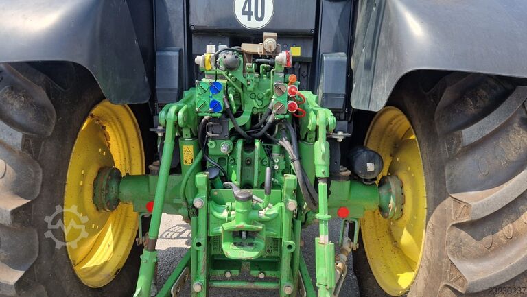 John Deere 6120M CommandQuad John Deere 6120M CommandQuad