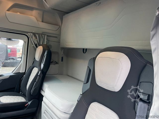 Standard SZM FORD F-Max 500 / 4x2 / Retarder / Navi / 1. Hand