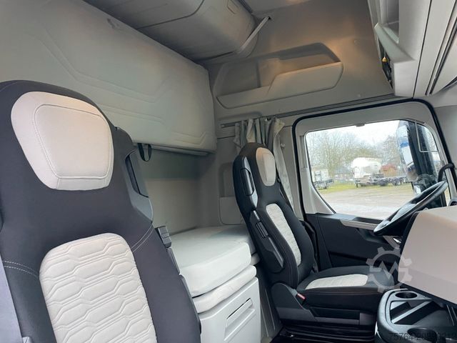 Standard SZM FORD F-Max 500 / 4x2 / Retarder / Navi / 1. Hand