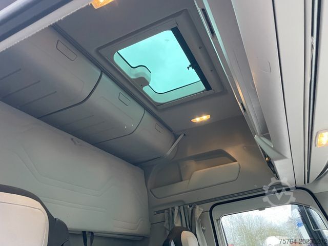 Standard SZM FORD F-Max 500 / 4x2 / Retarder / Navi / 1. Hand