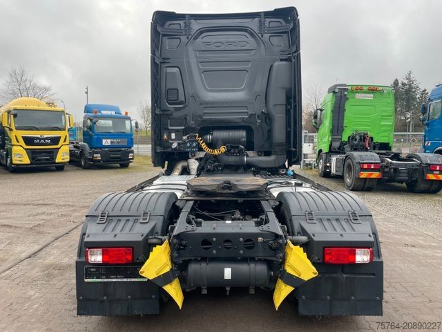 Standard SZM FORD F-Max 500 / 4x2 / Retarder / Navi / 1. Hand