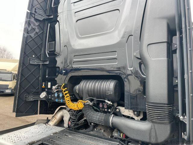 Standard SZM FORD F-Max 500 / 4x2 / Retarder / Navi / 1. Hand