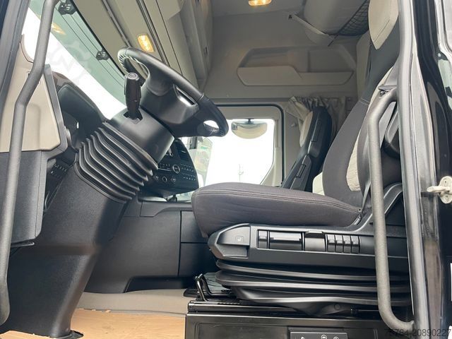 Standard SZM FORD F-Max 500 / 4x2 / Retarder / Navi / 1. Hand