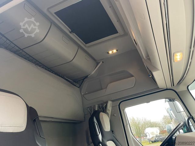 Standard SZM FORD F-Max 500 / 4x2 / Retarder / Navi / 1. Hand