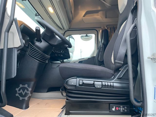 Standard SZM FORD F-Max 500 / 4x2 / Retarder / Navi / 1. Hand